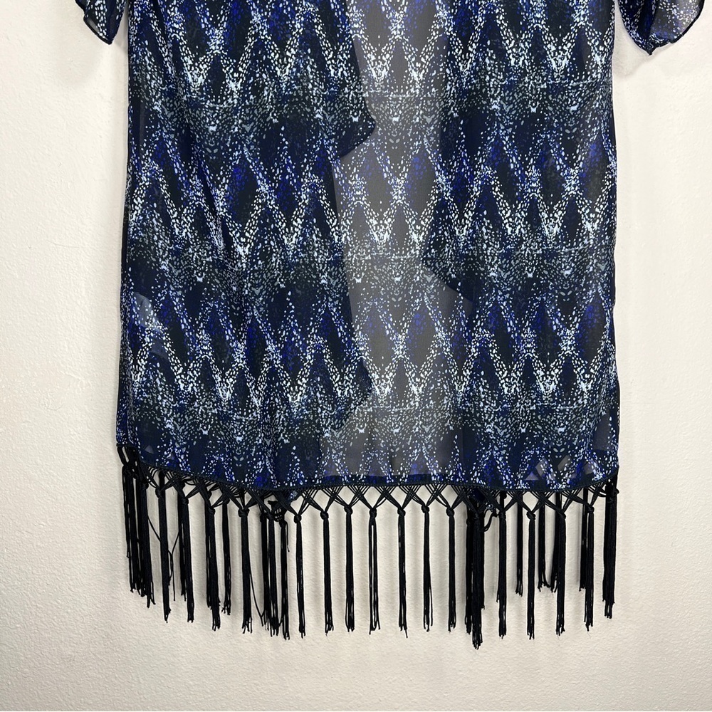NEW SMALL LULAROE BLUE WHITE SHRUG SHAWL FRINGE ACCENT BOHEMIAN BOHO KIMONO - Picture 7 of 9